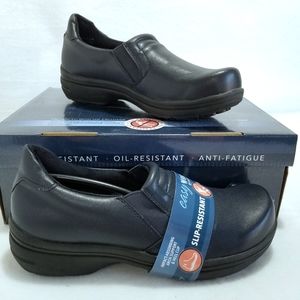 NWT Easy Works Women's Dark Blue Mocasines Clogs & Work Shoes